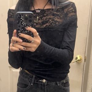 off the shoulder lace long sleeve